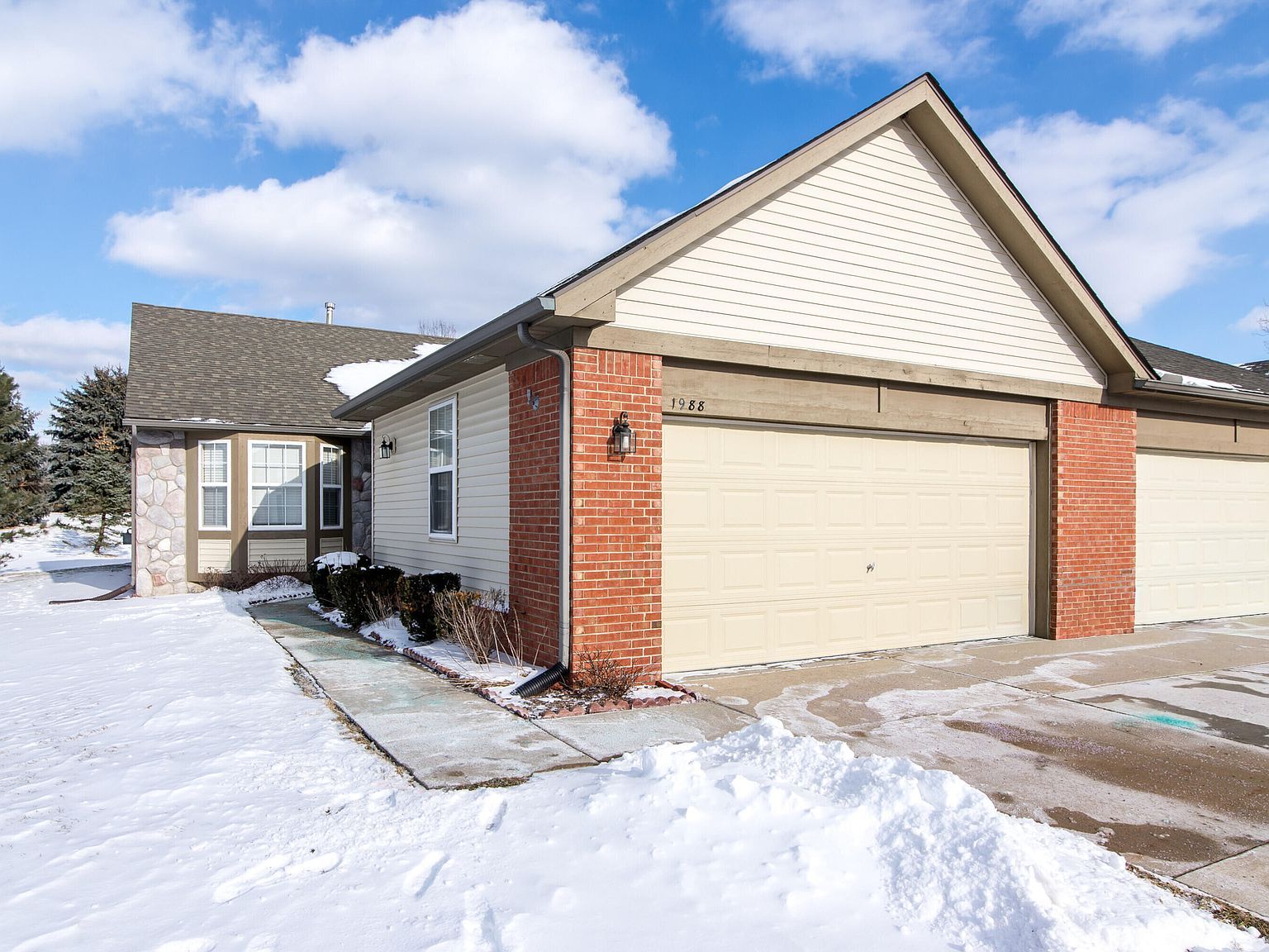 1988 N Kenwyck Dr Ypsilanti, MI 48198 - Thumbnail 3