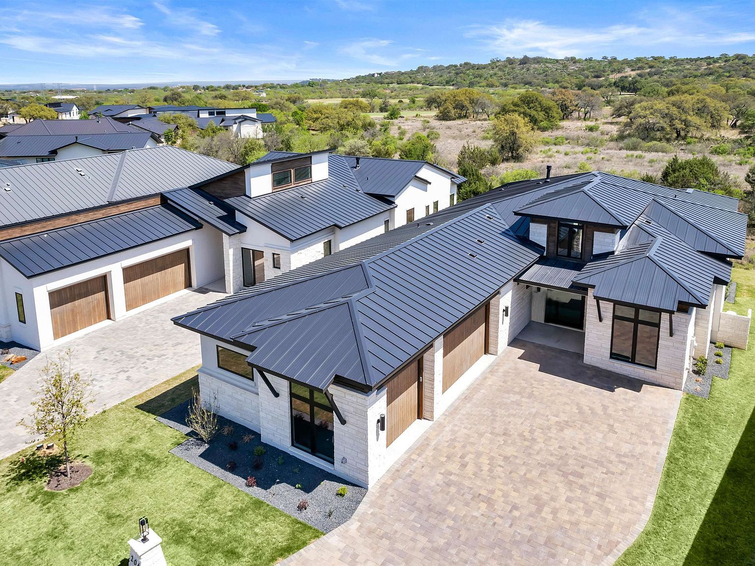 206 Azalea Loop Horseshoe Bay, TX 78657 - Thumbnail 3