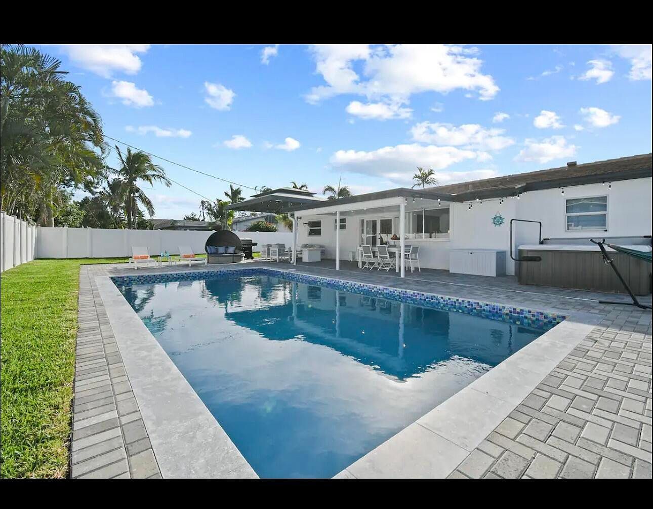 5040 NE 22nd Ave Lighthouse Pt, FL 33064 - Thumbnail 3