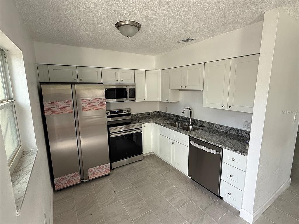 521 88th Ave N Saint Petersburg, FL 33702 - Thumbnail 3