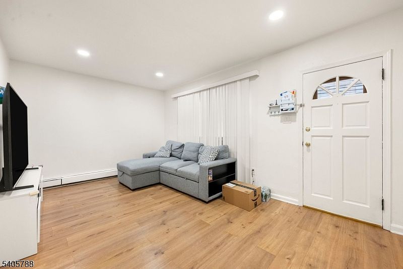 202 Devon St Kearny, NJ 07032 - Thumbnail 3