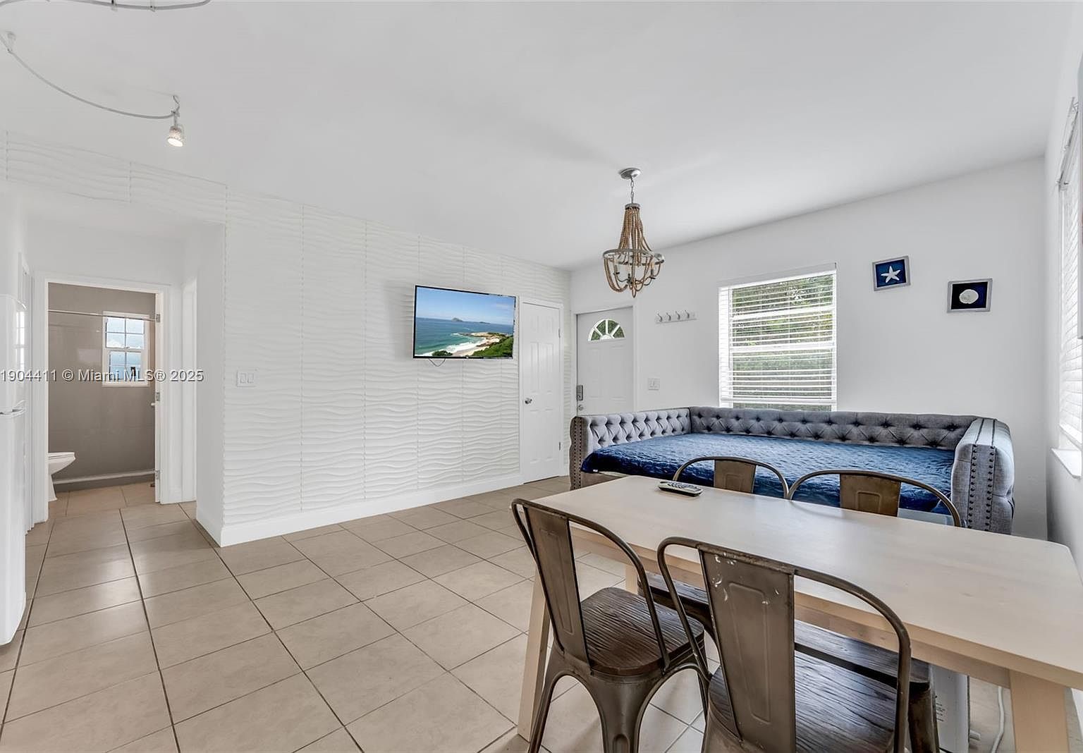 1639 Hayes St Hollywood, FL 33020 - Thumbnail 3