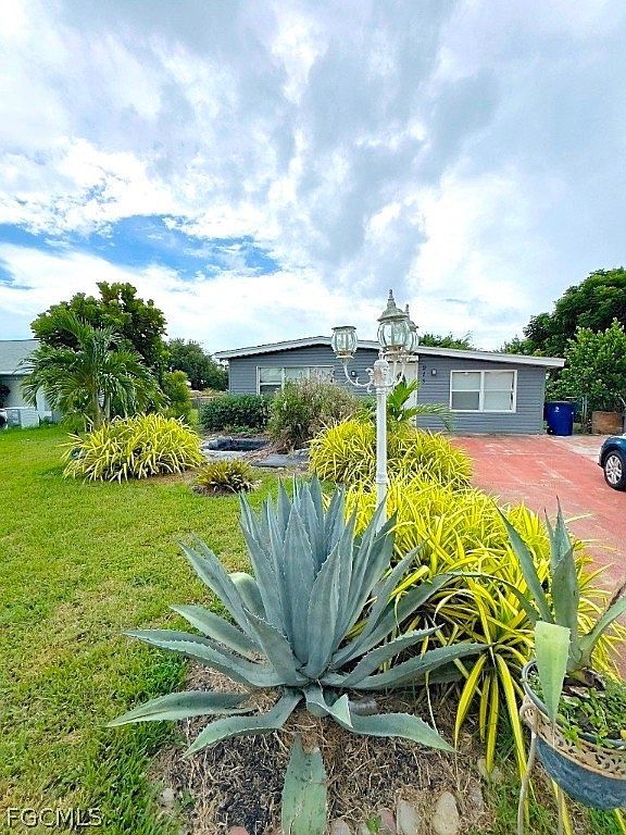 913 Hudson Ave Lehigh Acres, FL 33936 - Thumbnail 3