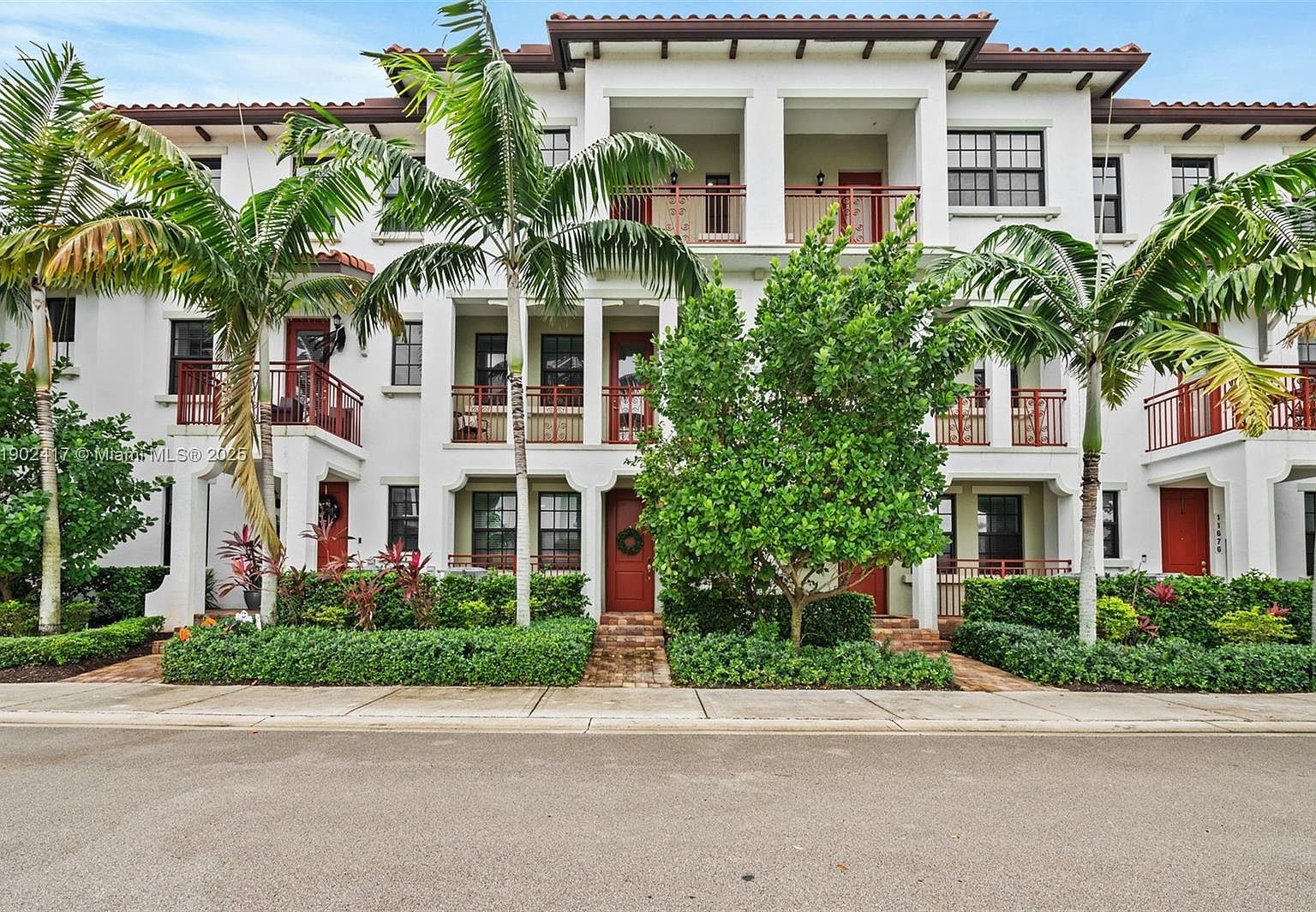 11668 SW 13th Ct Pembroke Pines, FL 33025 - Thumbnail 3