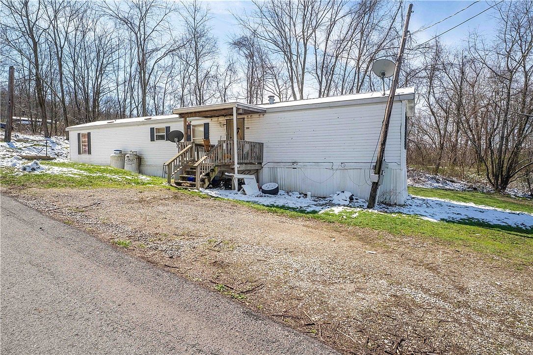 450 Joseph St Lemont Furnace, PA 15456 - Thumbnail 3