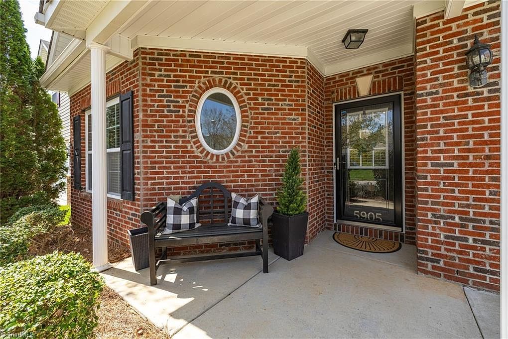 5905 Laurel Creek Ct Greensboro, NC 27405 - Thumbnail 3