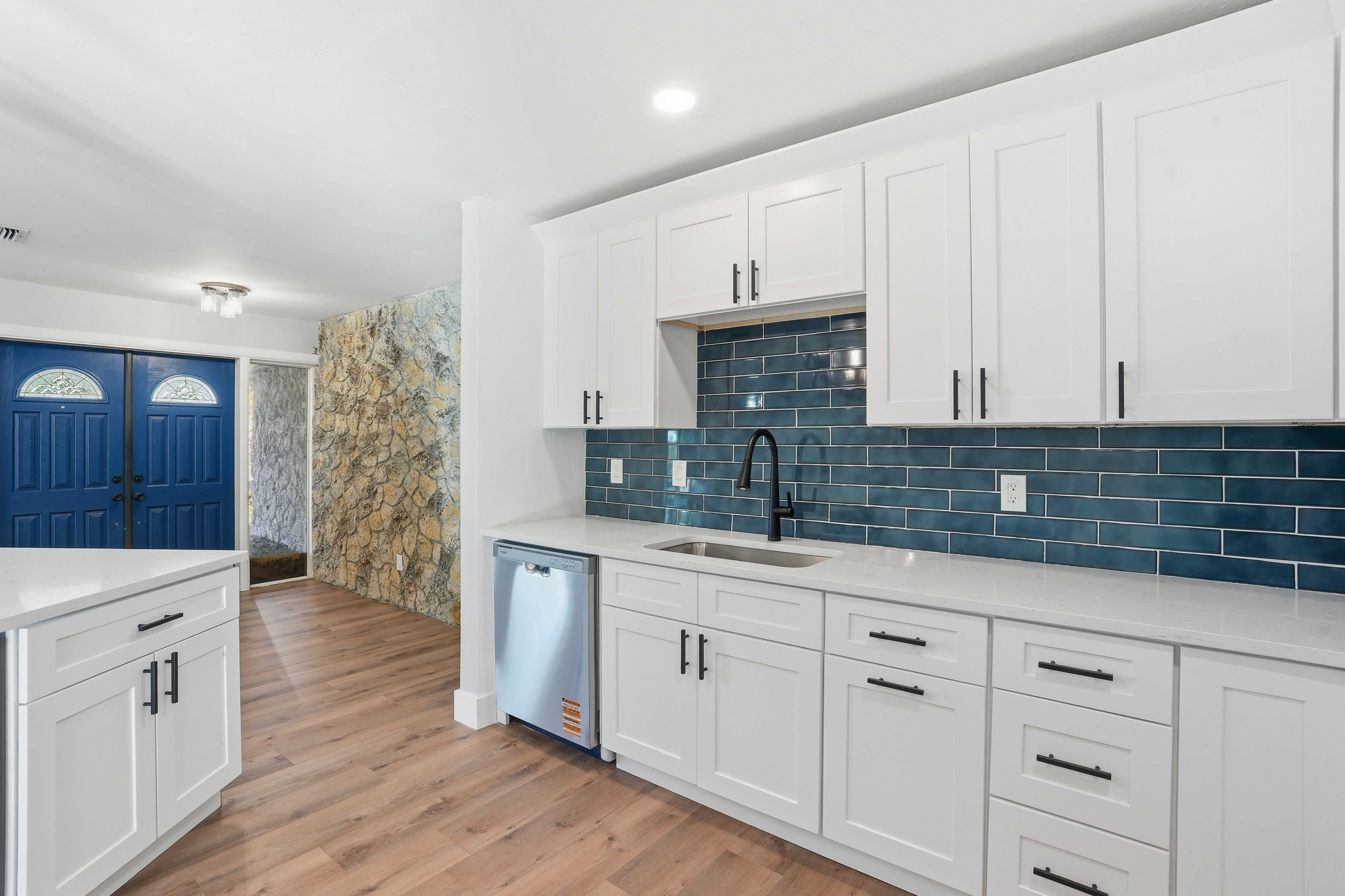 113 E Lake Dr, Lehigh Acres, Florida, USA, 33936 - Thumbnail 4