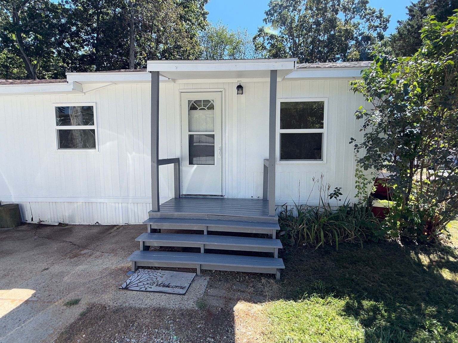 133 W Main St TRAILER A9 Clinton, CT 06413 - Thumbnail 3