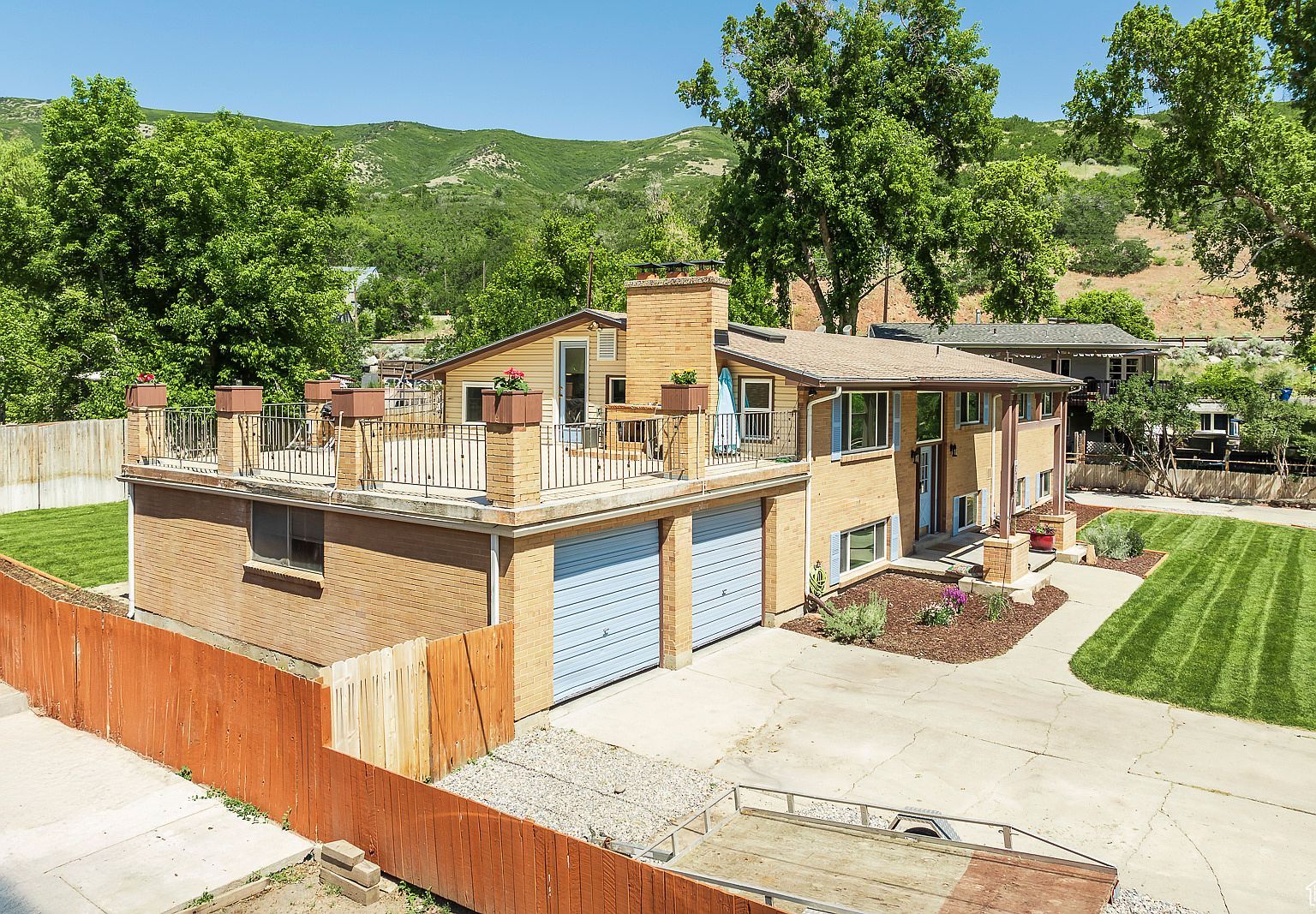 32 S Smokey Ln Salt Lake City, UT 84108 - Thumbnail 3