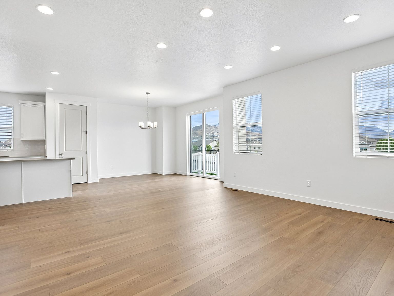 2568 N 3670 W Lehi, UT 84048 - Thumbnail 3