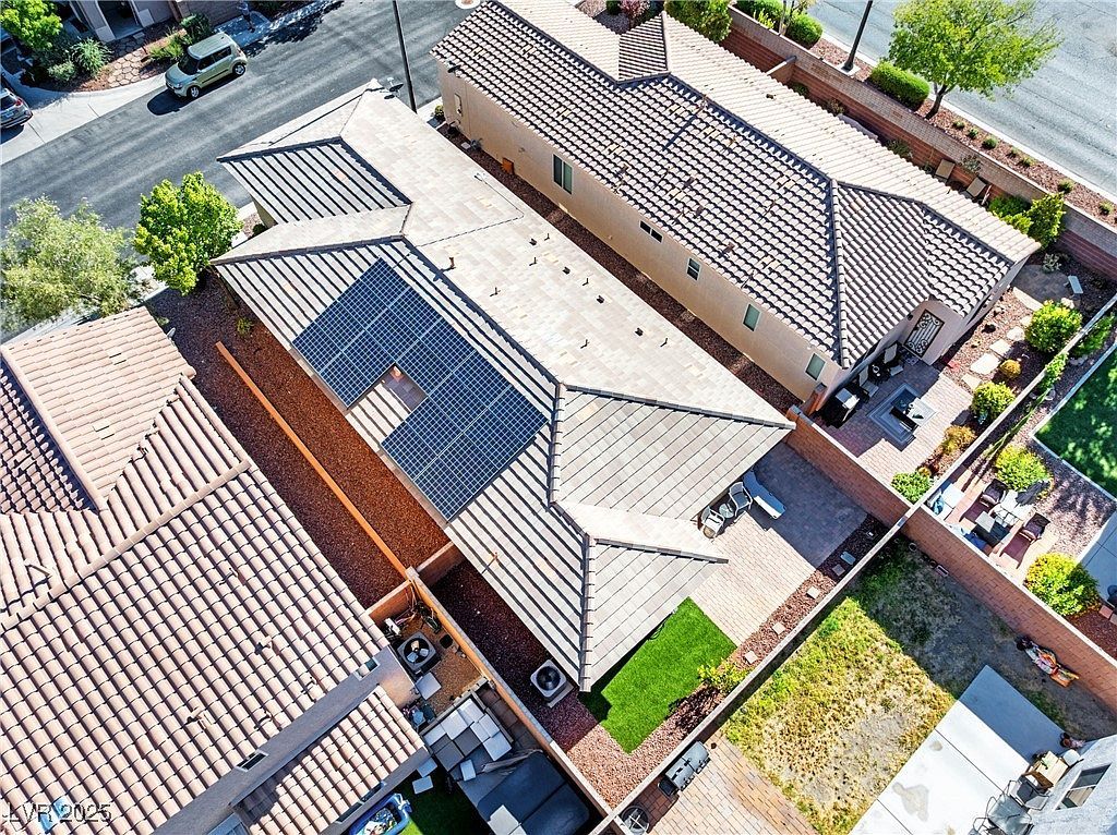 10664 Mount Jefferson Ave Las Vegas, NV 89166 - Thumbnail 3