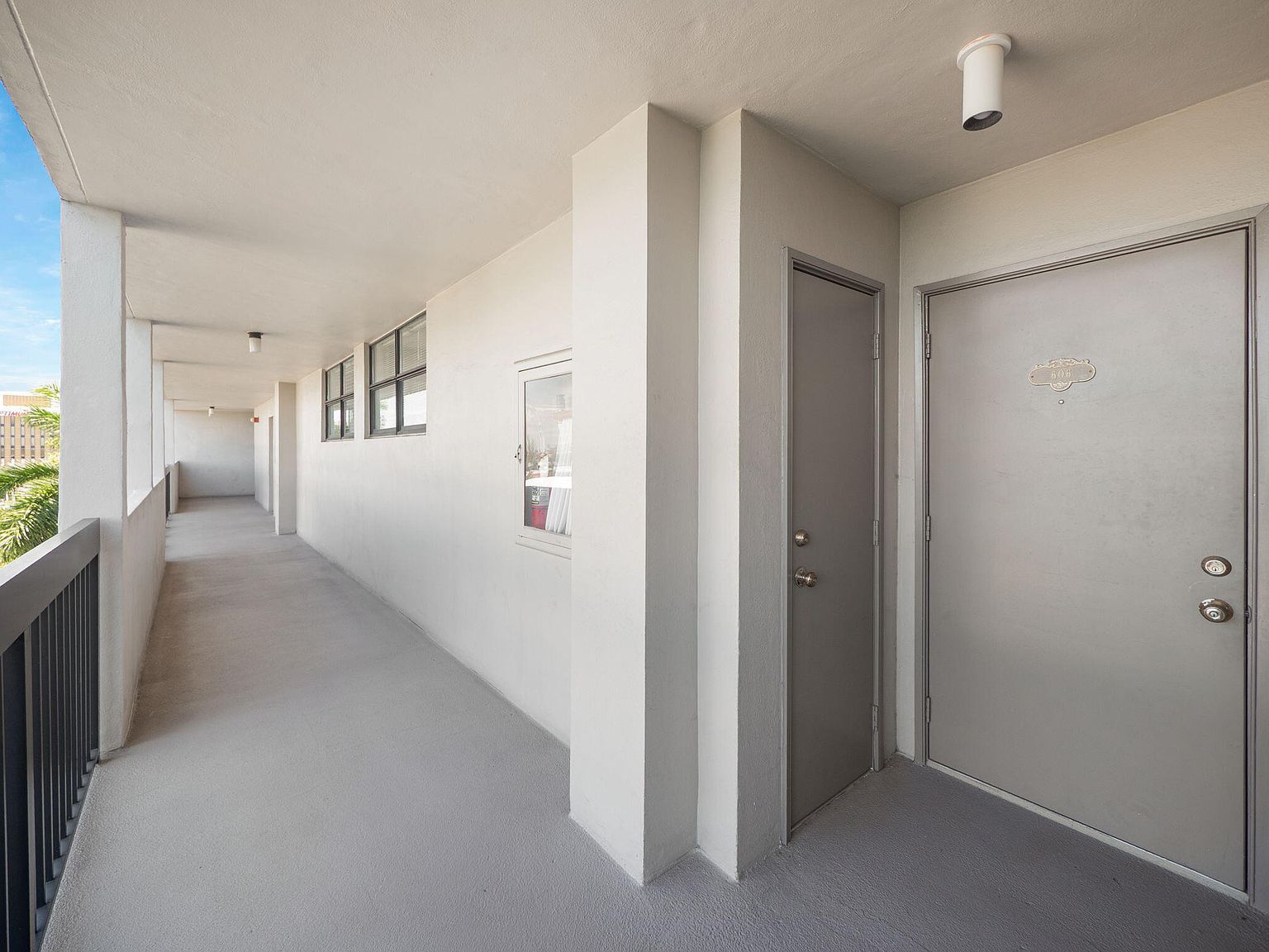 4800 Bayview Dr APT 606 Fort Lauderdale, FL 33308 - Thumbnail 3