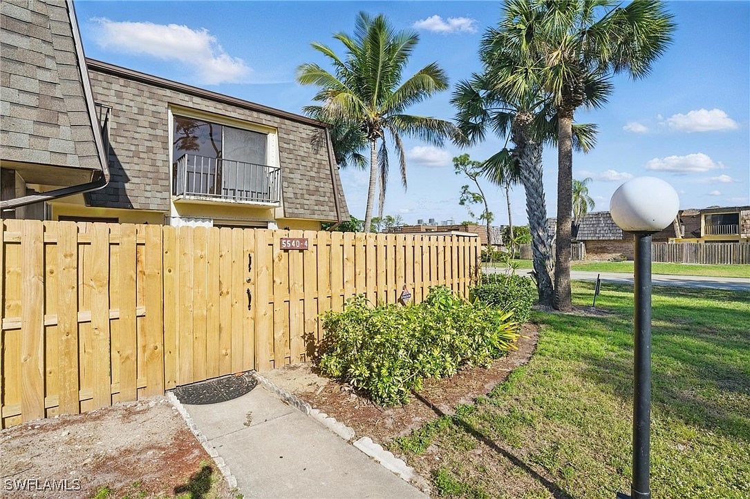 5540 Malt Dr APT 4 Fort Myers, FL 33907 - Thumbnail 3