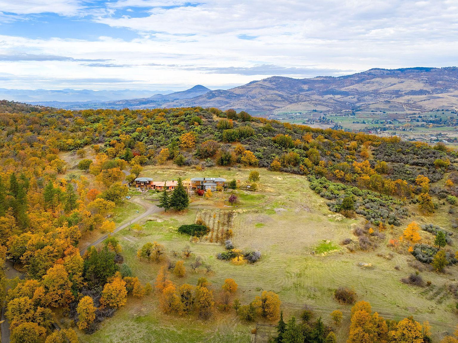 2026 Ashland Mine Rd Ashland, OR 97520 - Thumbnail 3