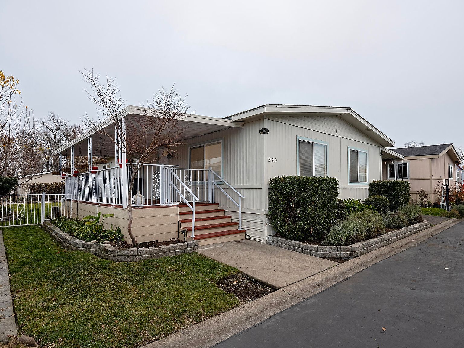 3555 S Pacific Hwy SPACE 220 Medford, OR 97501 - Thumbnail 3