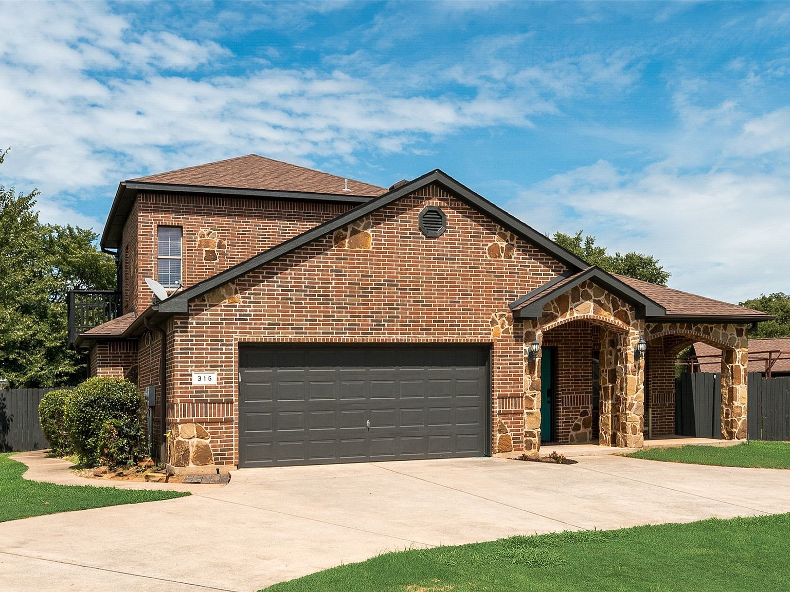 315 Navajo Trl Lake Kiowa, TX 76240 - Thumbnail 3