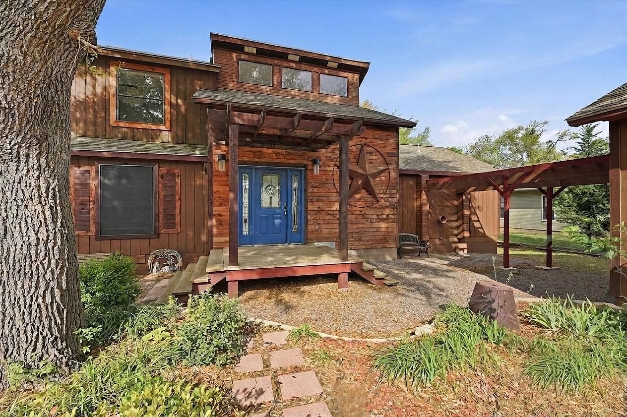 1334 Kiowa Dr E Lake Kiowa, TX 76240 - Thumbnail 3