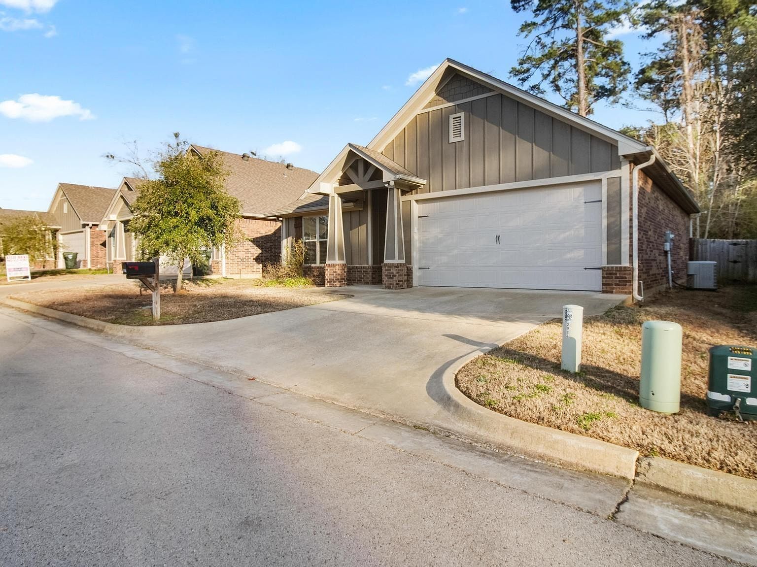 2927 Meadow Brook Trl Tyler, TX 75701 - Thumbnail 3