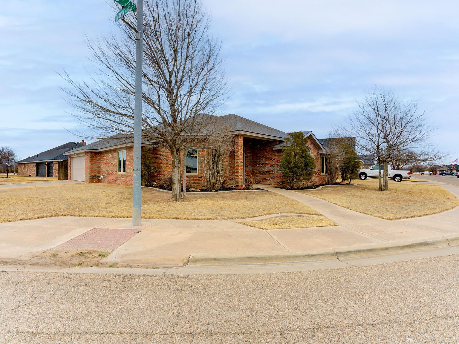 5914 95th St Lubbock, TX 79424 - Thumbnail 3