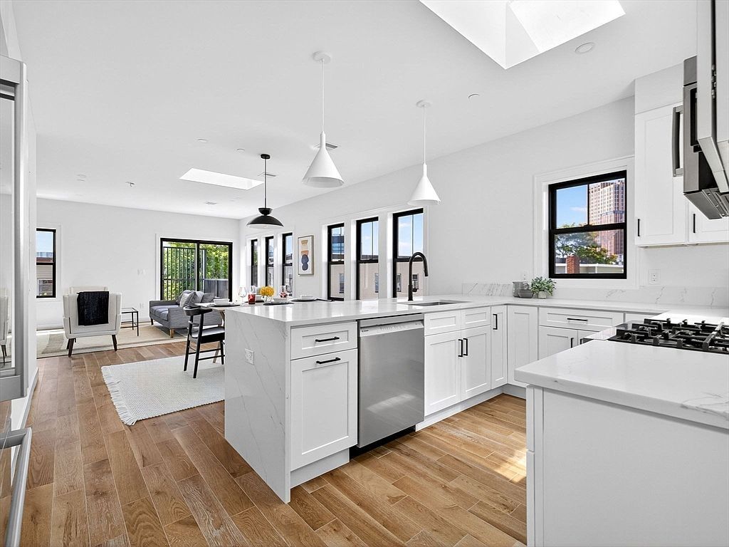 192 Washington St #C Somerville, MA 02143 - Thumbnail 3