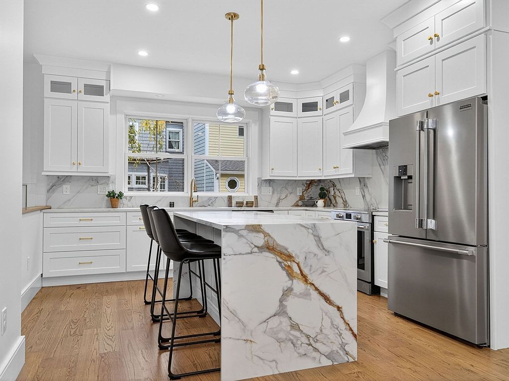 31 Houghton St #A Somerville, MA 02143 - Thumbnail 3