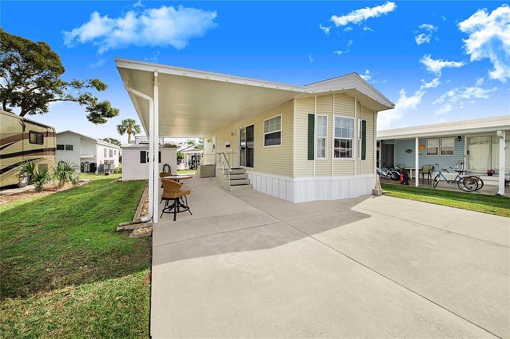 228 Big Pine Ave S Frostproof, FL 33843 - Thumbnail 3