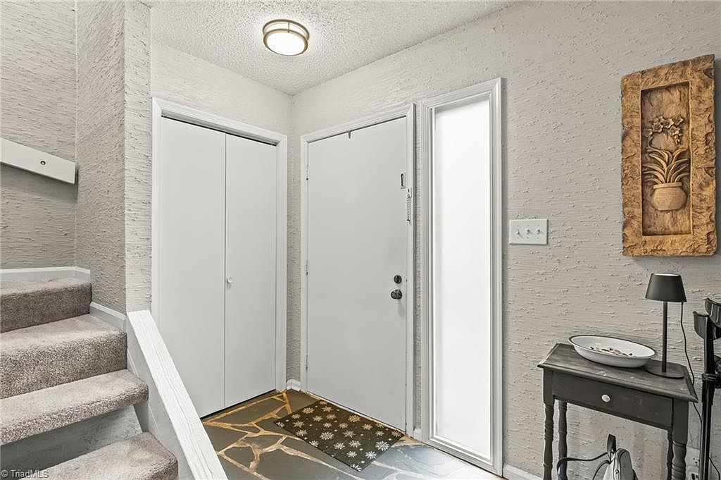 242 Northpoint Ave Unit C High Pt, NC 27262 - Thumbnail 3