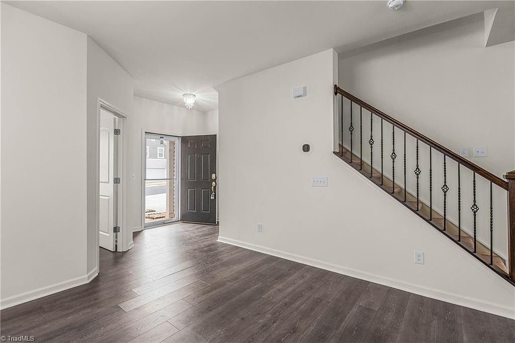 4670 Wesmar Ct Pfafftown, NC 27040 - Thumbnail 3