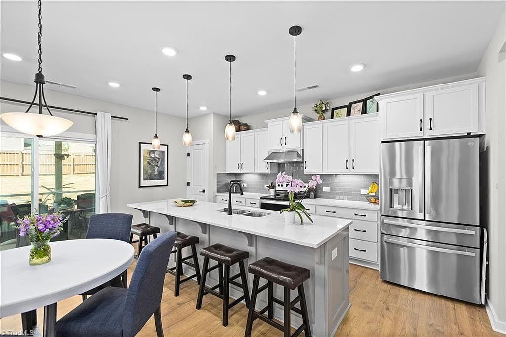 401 Bandana Ct Greensboro, NC 27405 - Thumbnail 3