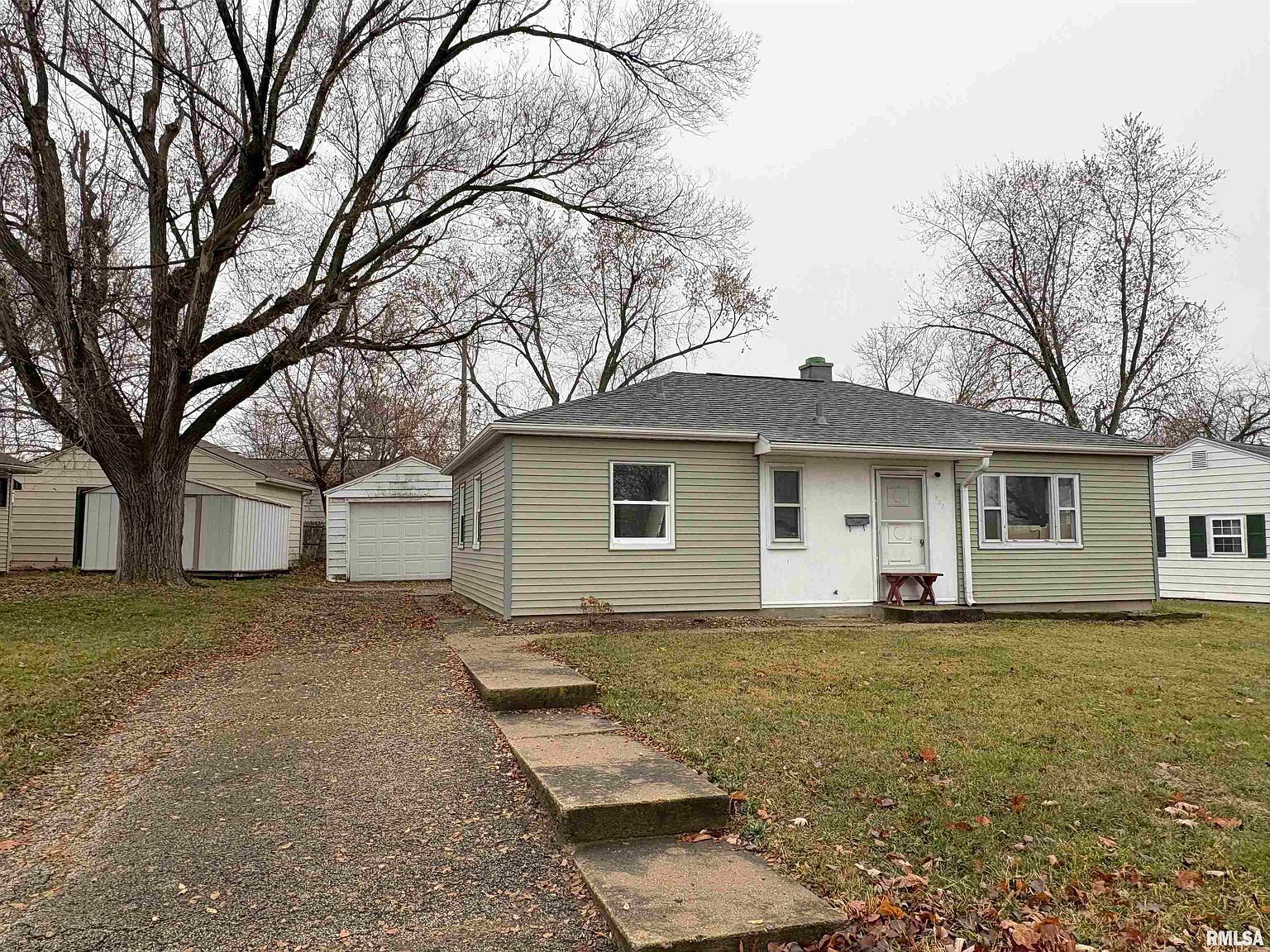 930 W Willow Ln Peoria, IL 61614 - Thumbnail 3