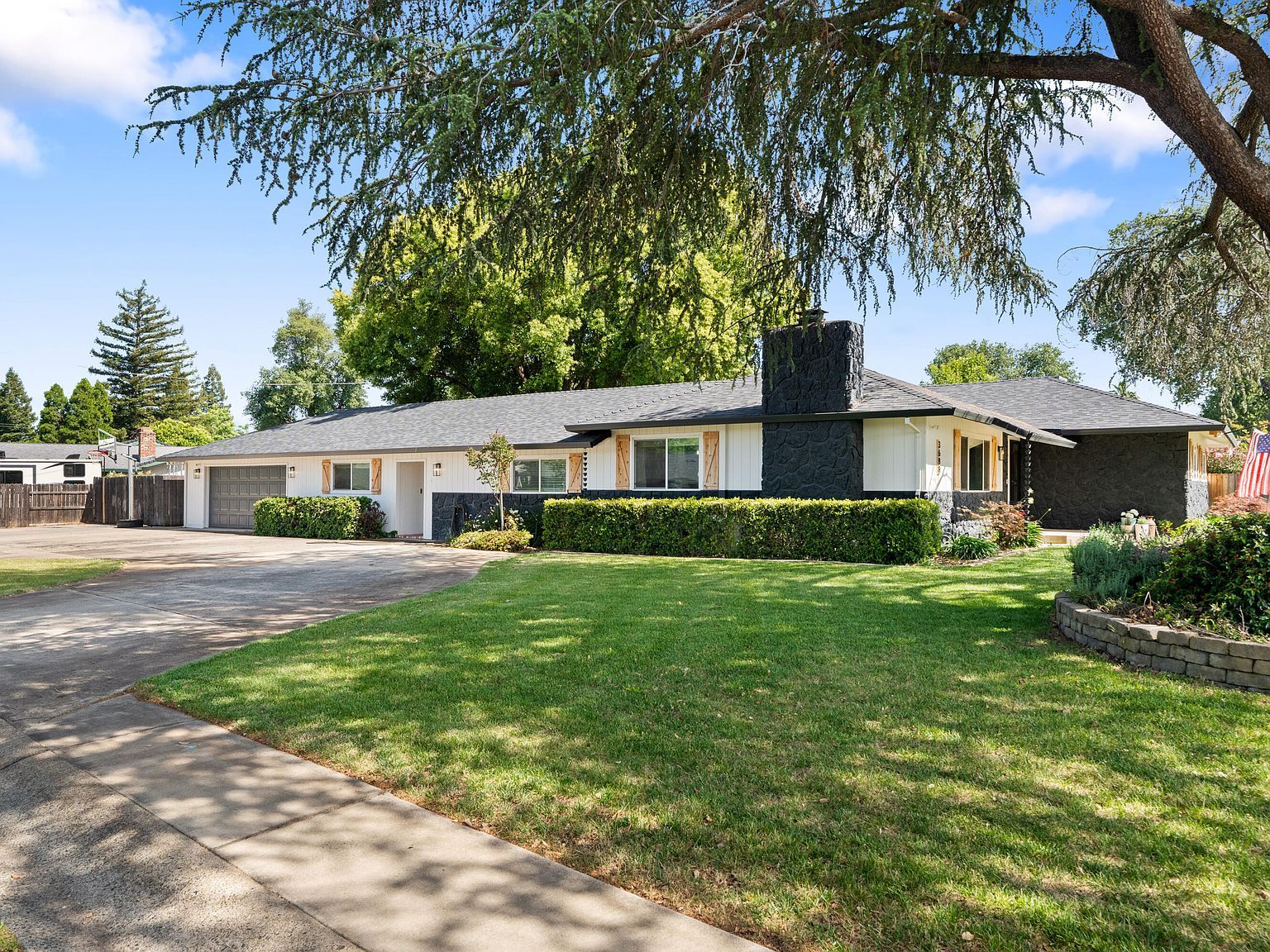 3689 Suzanne Way Redding, CA 96002 - Thumbnail 3