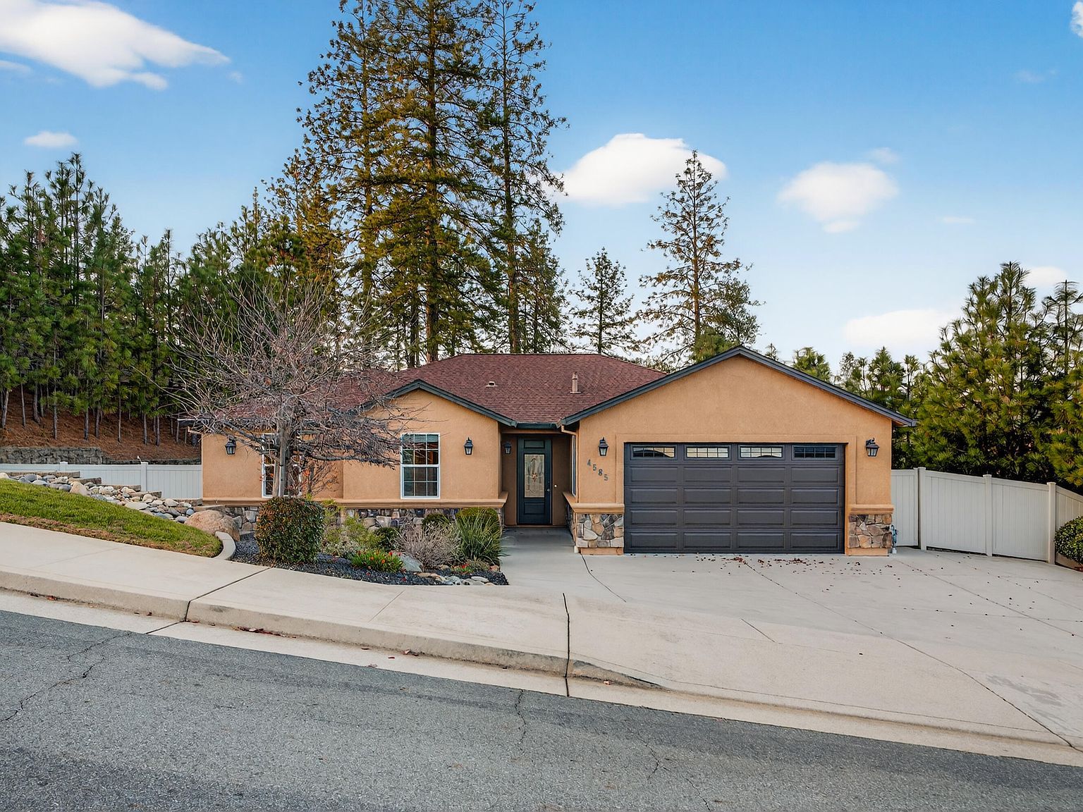 4585 Risstay Way Shasta Lake, CA 96019 - Thumbnail 3