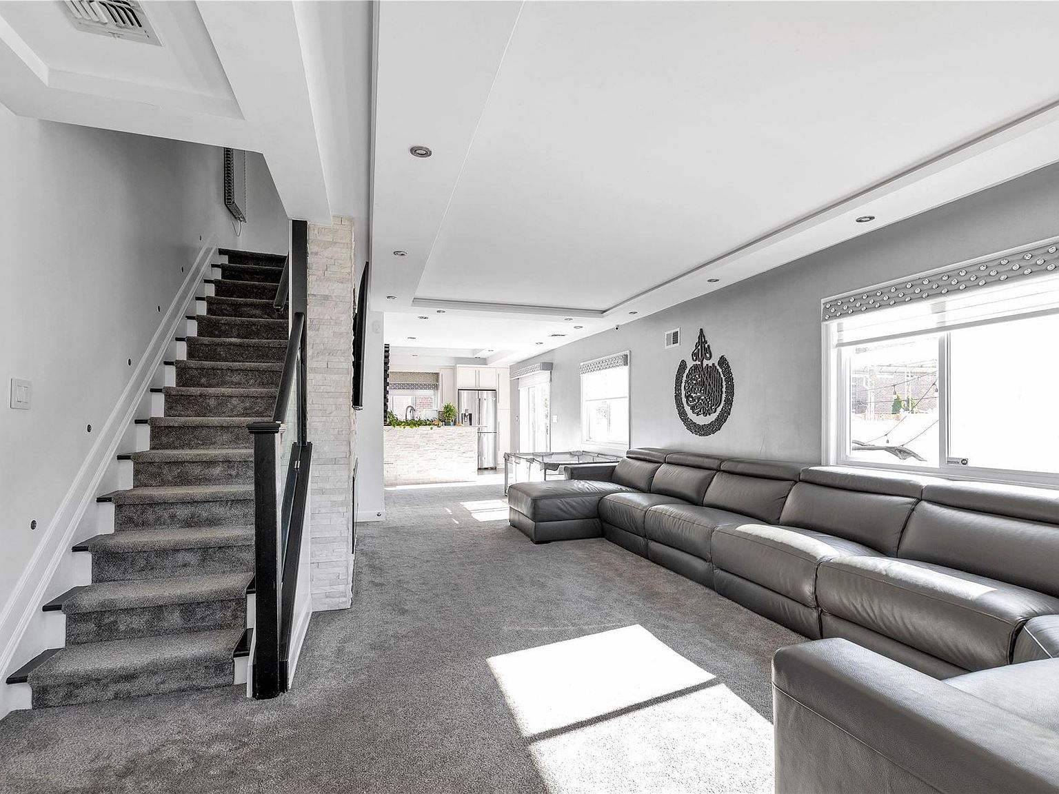 7205 164th St Flushing, NY 11365 - Thumbnail 3