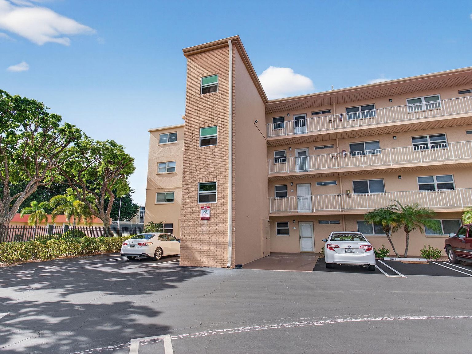 2515 NE 2nd Ct APT 201 Boynton Beach, FL 33435 - Thumbnail 3