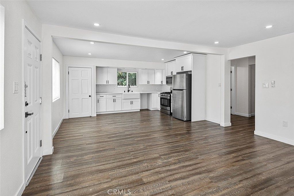 9045 Algeroma St Bellflower, CA 90706 - Thumbnail 3