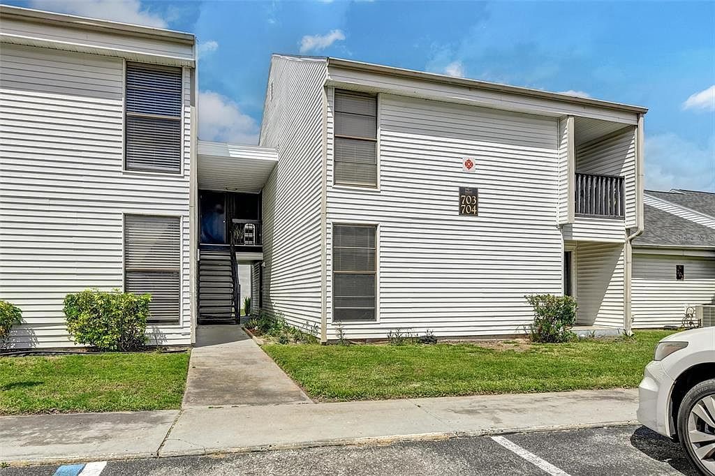 704 Haven Pl #704 Tarpon Springs, FL 34689 - Thumbnail 3