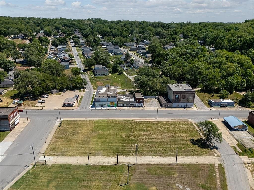 5002-5026 King Hill Ave Saint Joseph, MO 64504 - Thumbnail 3