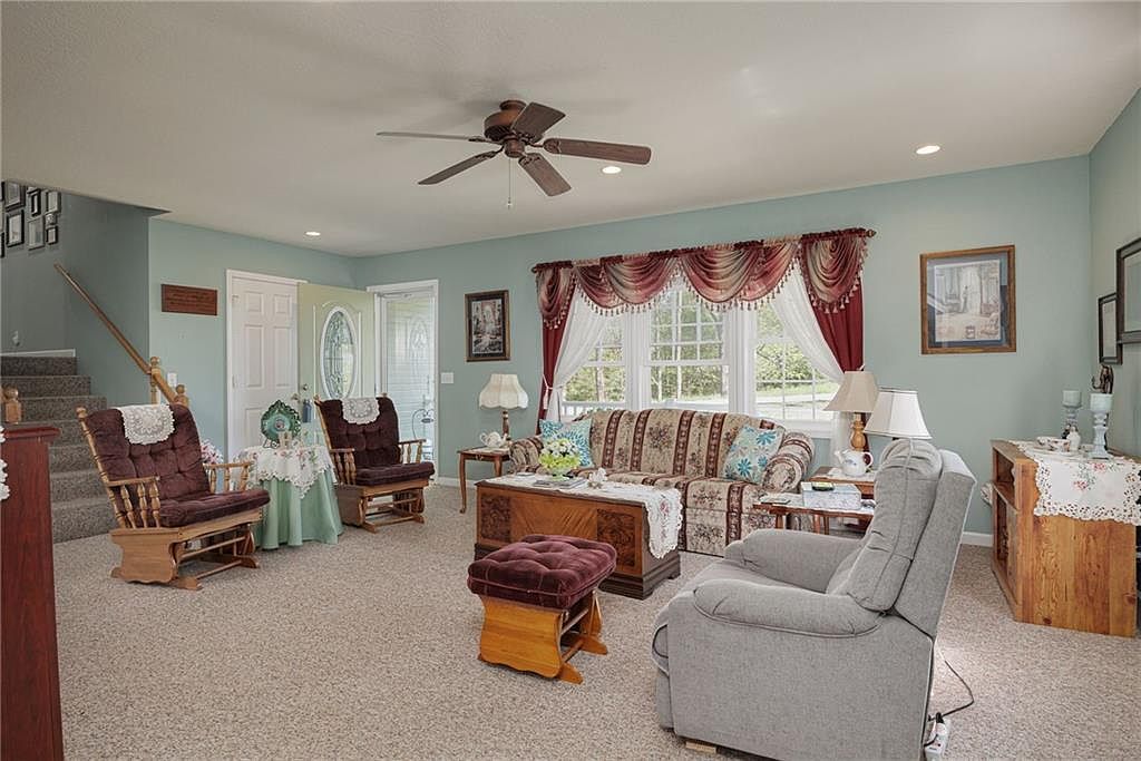 102 W Swenson Dr Savannah, MO 64485 - Thumbnail 3