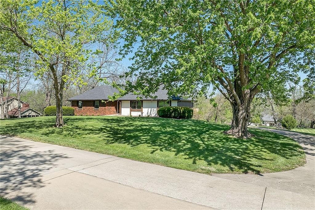 13491 Heritage Dr Saint Joseph, MO 64505 - Thumbnail 3