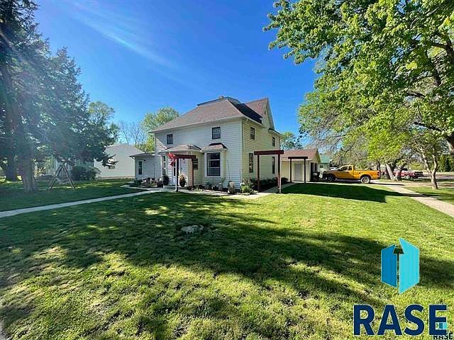 122 E 10th St Gregory, SD 57533 - Thumbnail 3