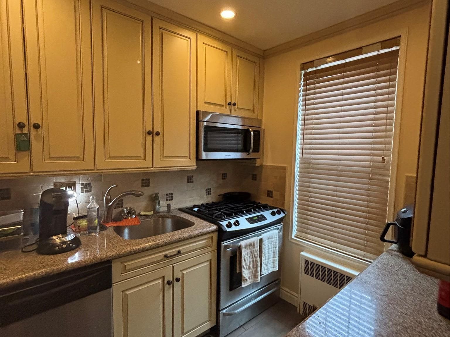 194 Smith St APT 3P Freeport, NY 11520 - Thumbnail 3