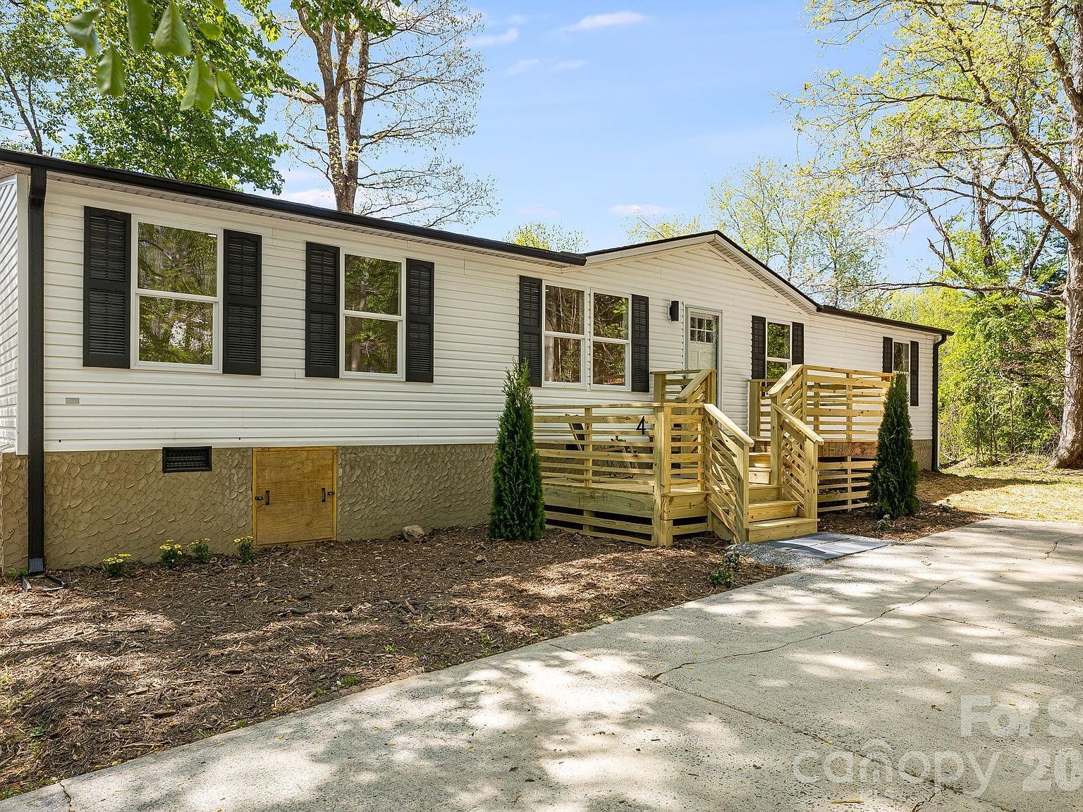 4 Woodscape Dr Mills River, NC 28759 - Thumbnail 3