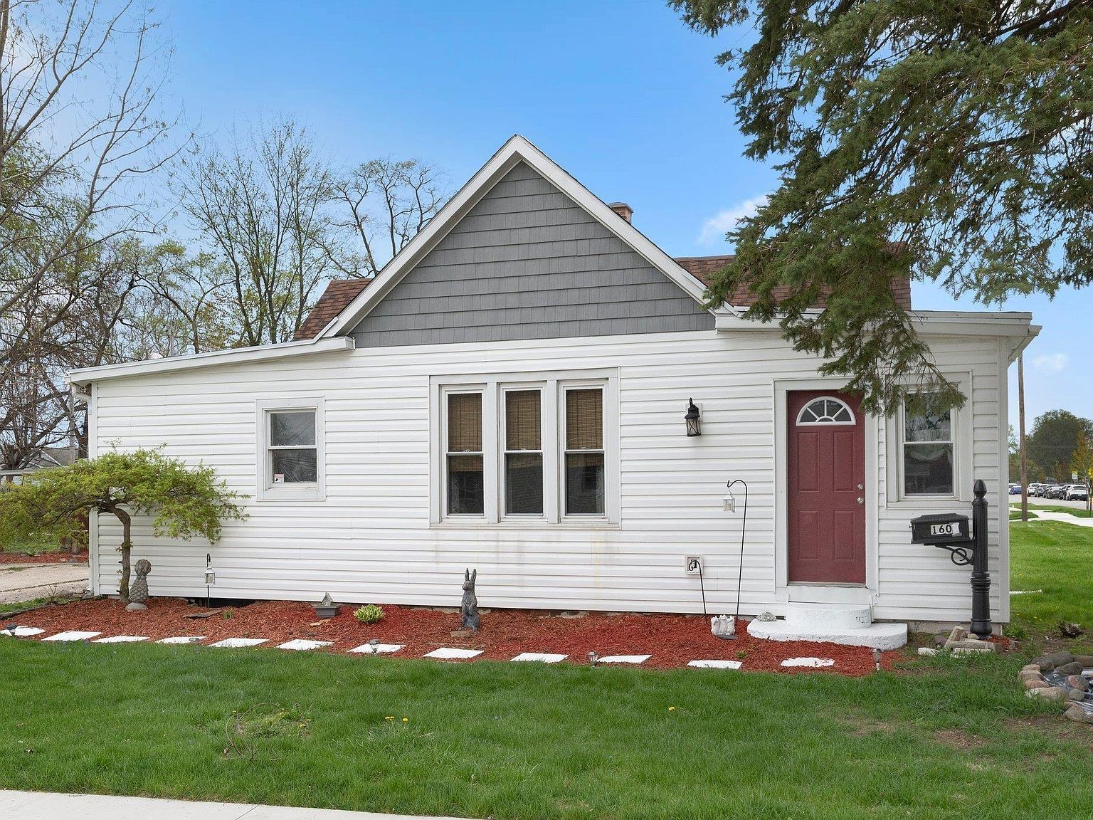 1605 E Clark St Warsaw, IN 46580 - Thumbnail 3