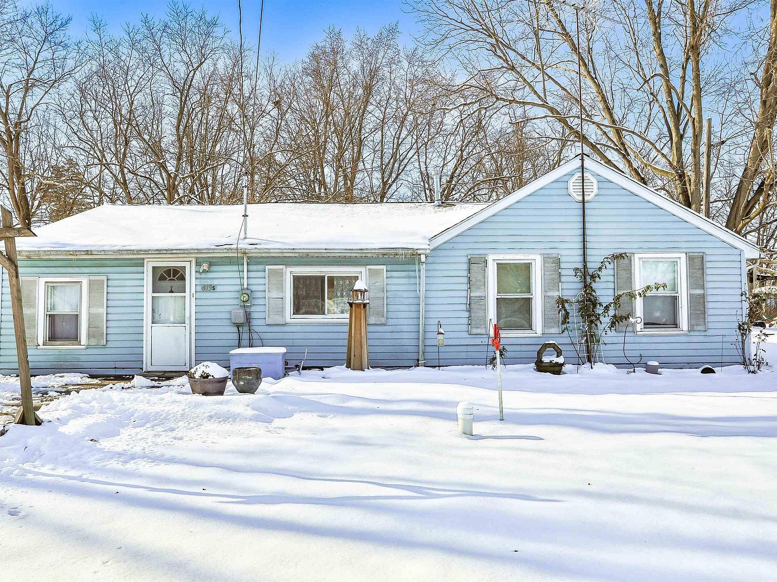 413 S Buffalo St Burket, IN 46508 - Thumbnail 3