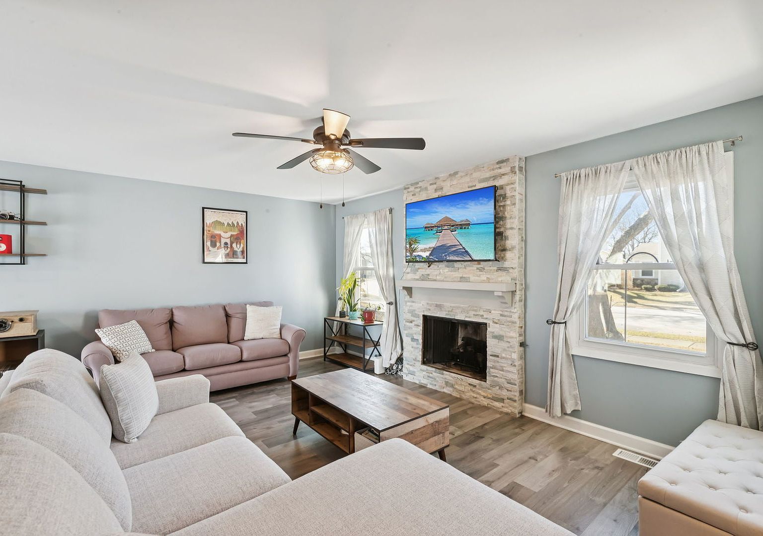 1063 Stonehedge Dr Schaumburg, IL 60194 - Thumbnail 3