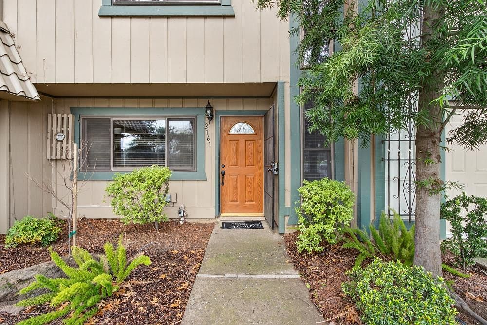 2161 Cottage Way Sacramento, CA 95825 - Thumbnail 3