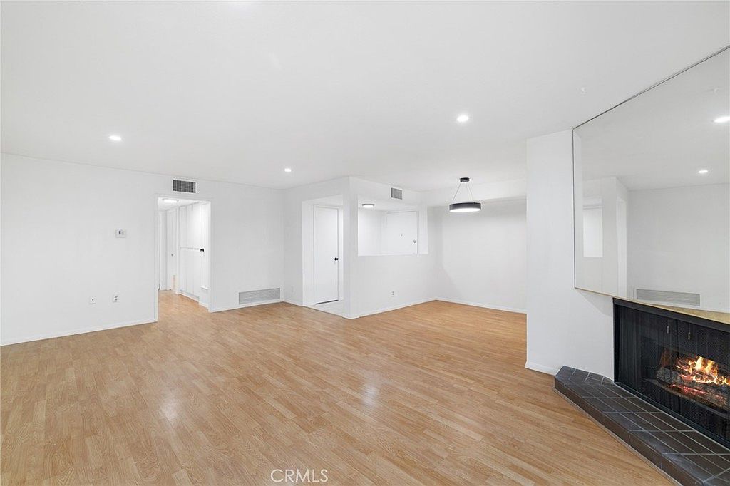 15070 Victory Blvd UNIT 103 Van Nuys, CA 91411 - Thumbnail 3