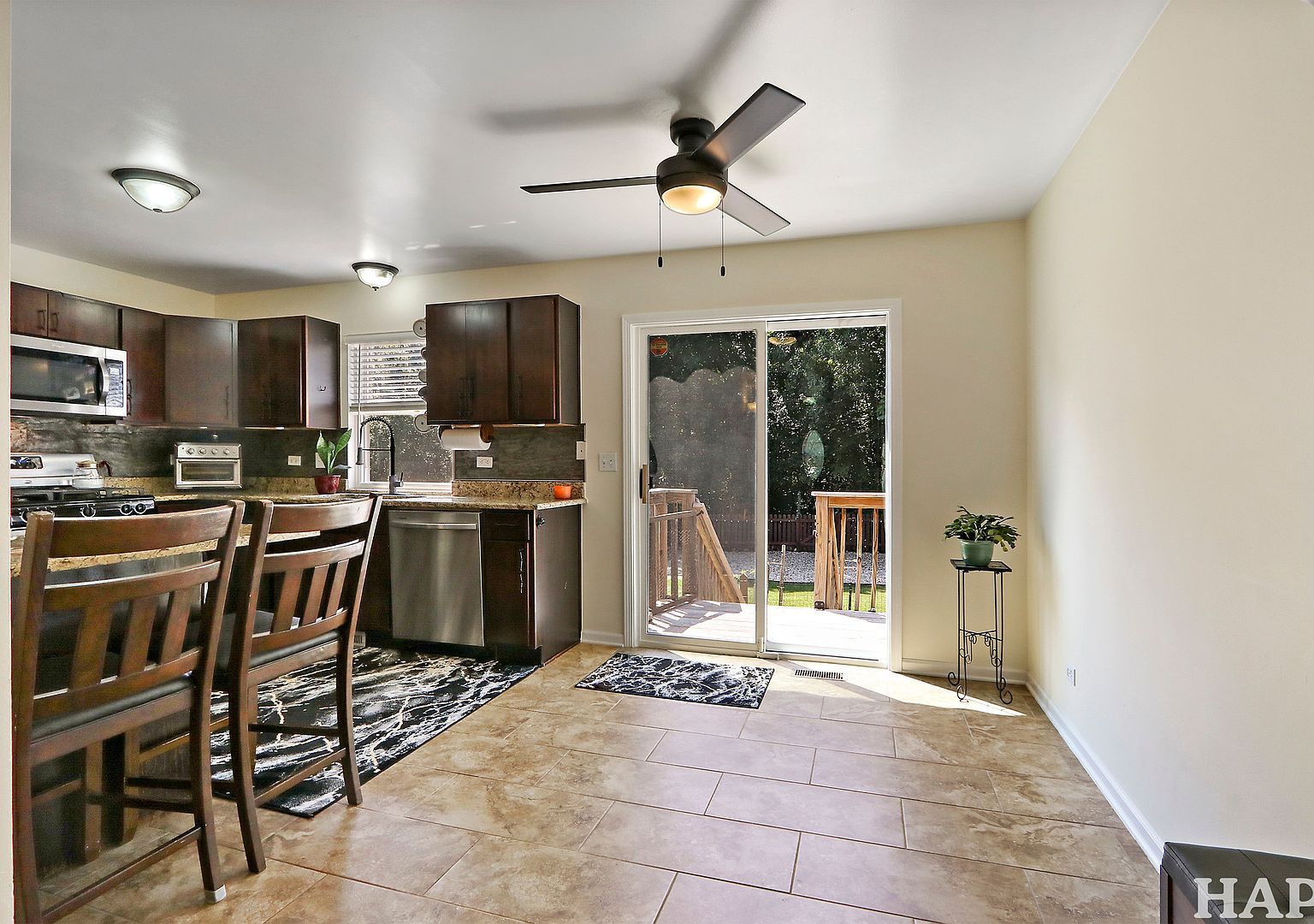 377 E Camden Ln Round Lake Beach, IL 60073 - Thumbnail 3