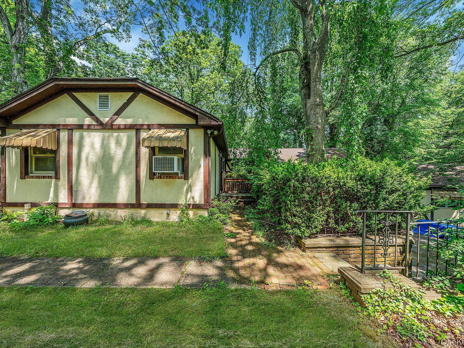 114 Oakwood Dr Wading River, NY 11792 - Thumbnail 3