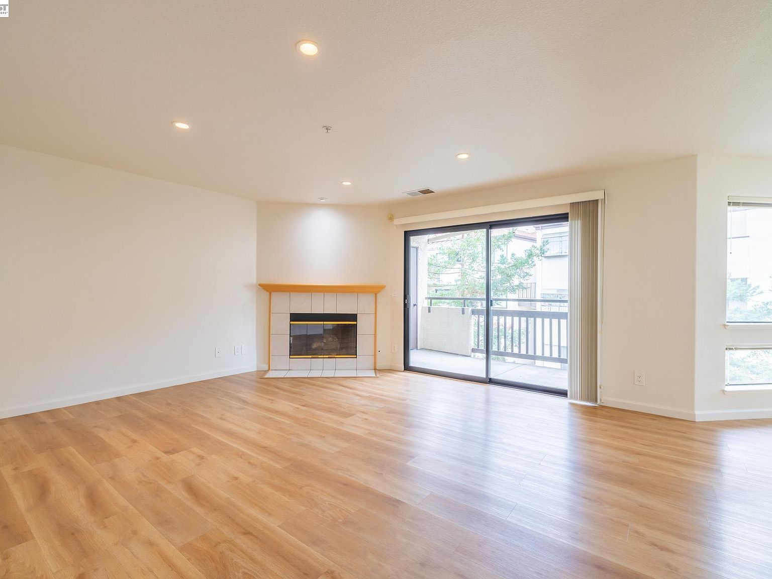 21103 Gary Dr APT 318A Hayward, CA 94546 - Thumbnail 3
